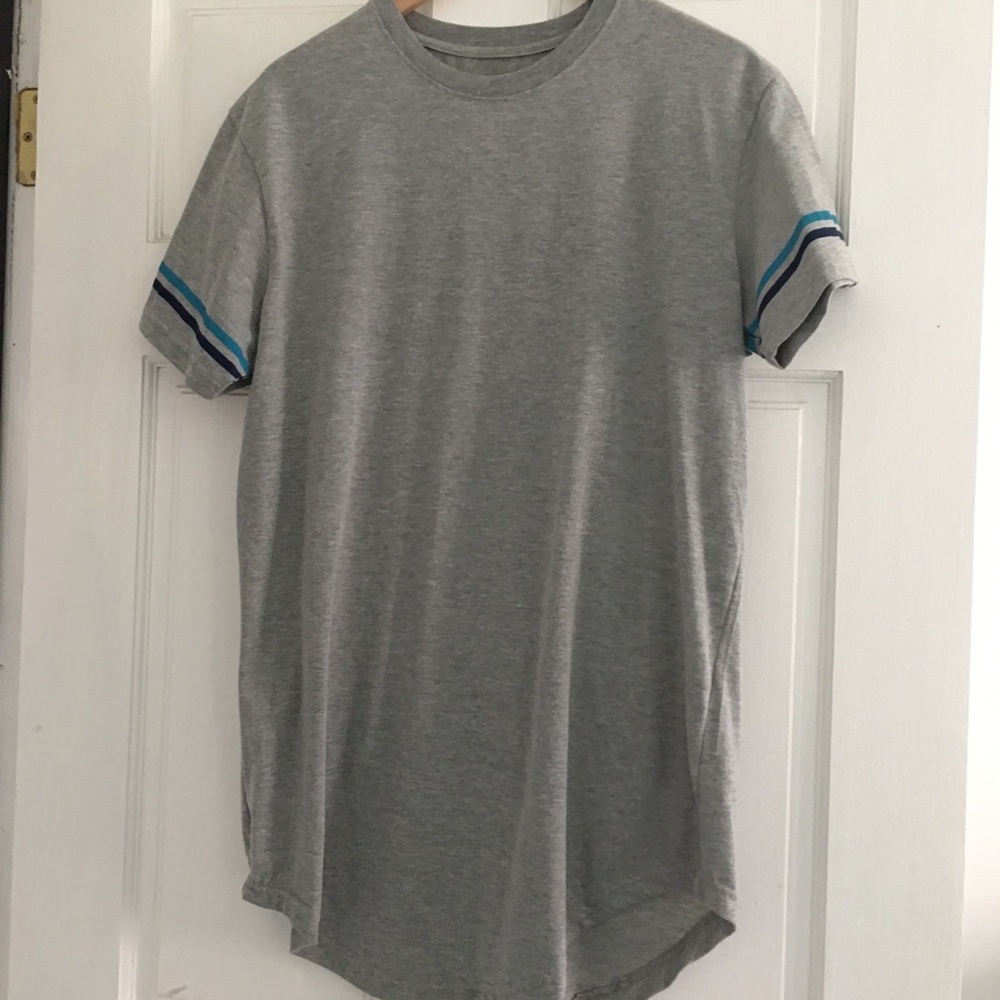 Number 38 graphic tee, size L, Like new ✅Offers